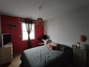 2 slaapkamers, een strijkplank/strijkijzer, wifi