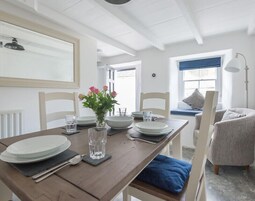 Cottage | Private kitchen | Fridge, dishwasher, toaster, cookware/dishes/utensils