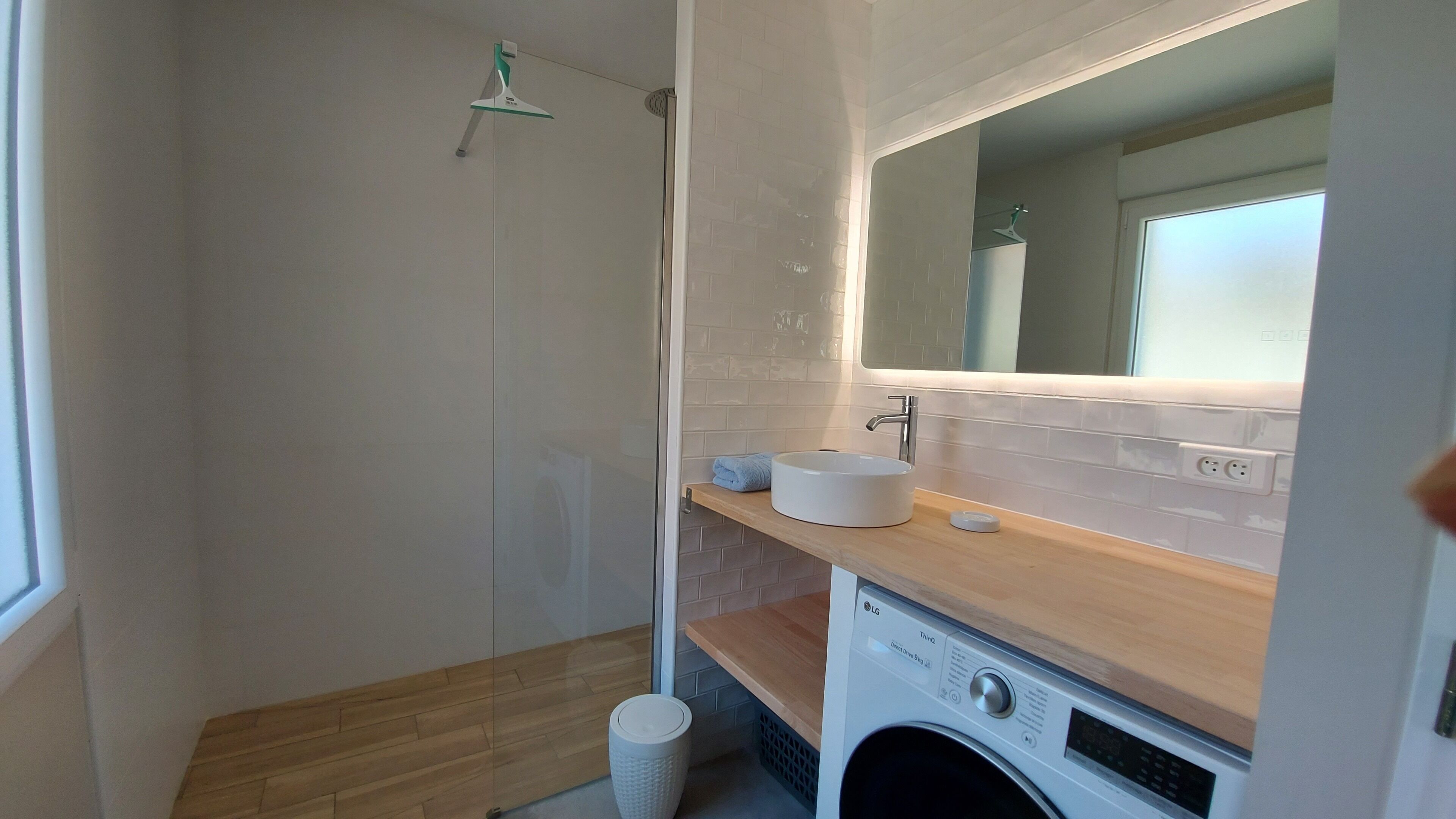 Salle de Bain du rez- de-chaussée
