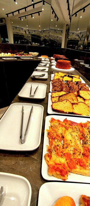 Free daily buffet breakfast - Pousada Gente Bonita Mirante (Búzios)