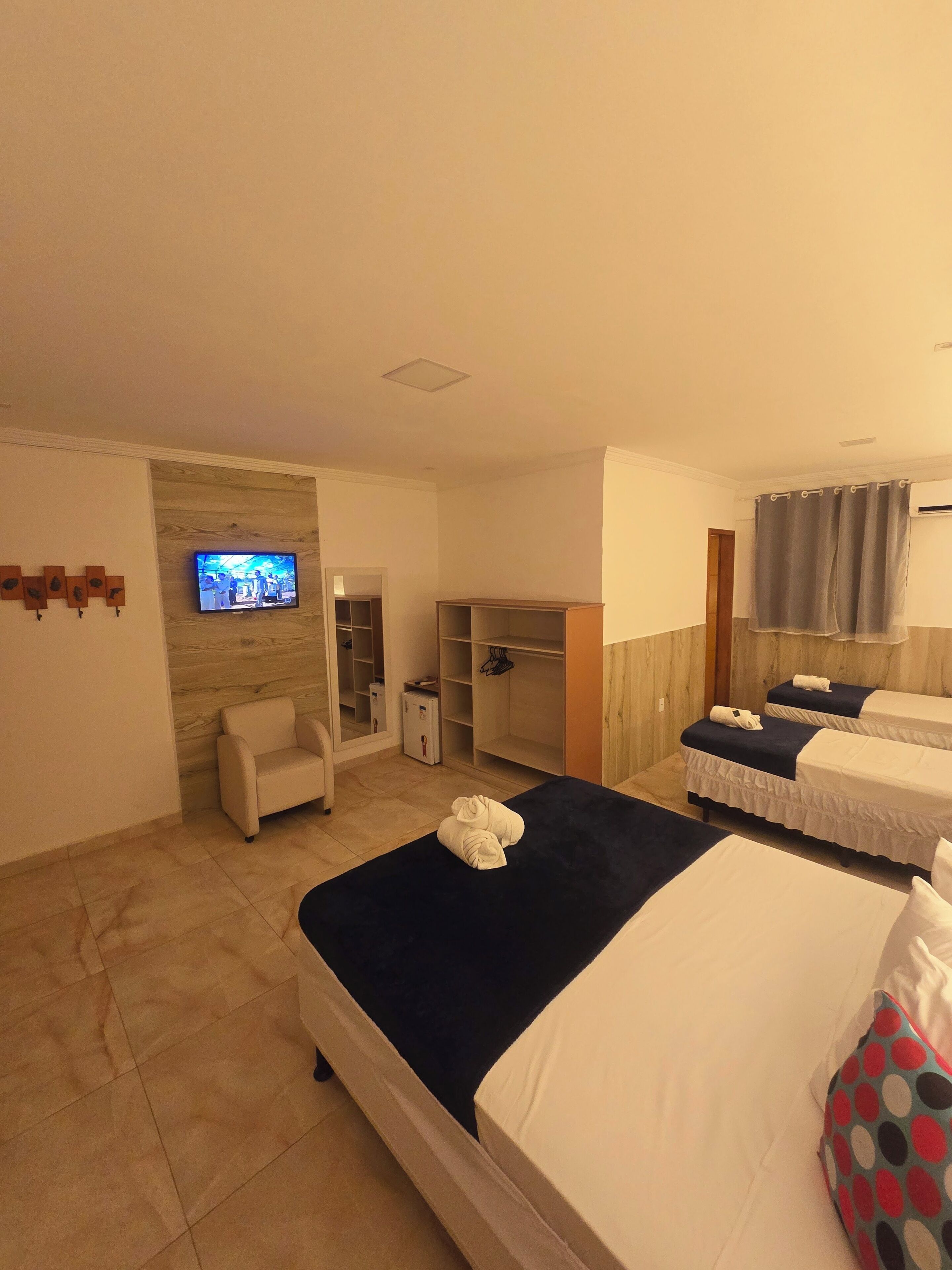 Basic fyrbäddsrum | Värdeförvaringsskåp på rummet och gratis wi-fi