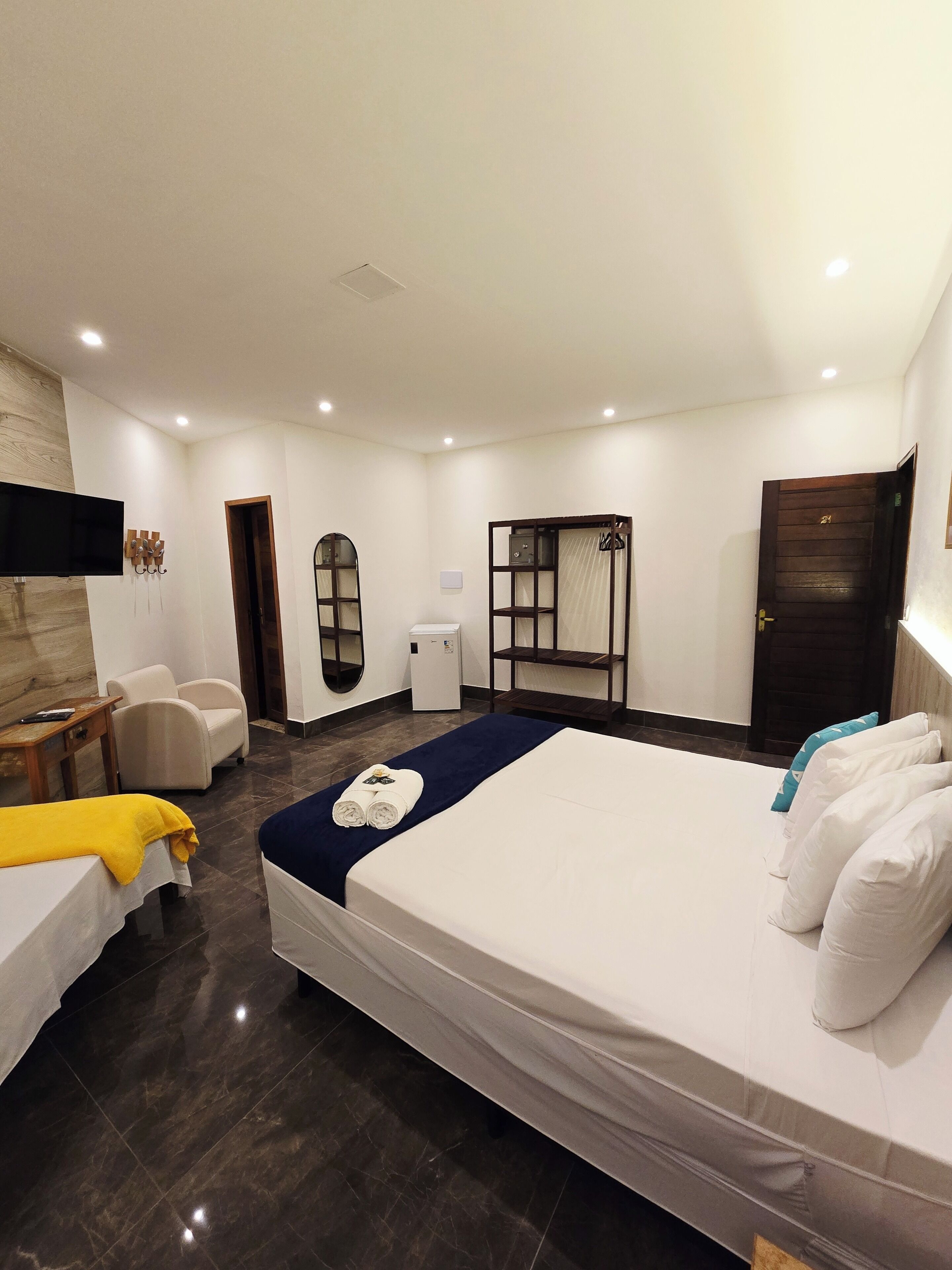 Basic trippelrum | Värdeförvaringsskåp på rummet och gratis wi-fi