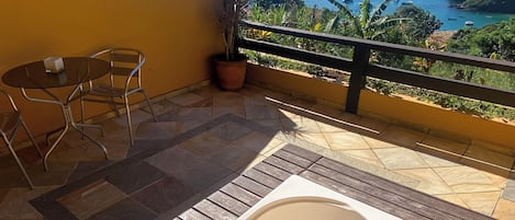 Twin Room, Jetted Tub, Ocean View | In-room safe, free WiFi