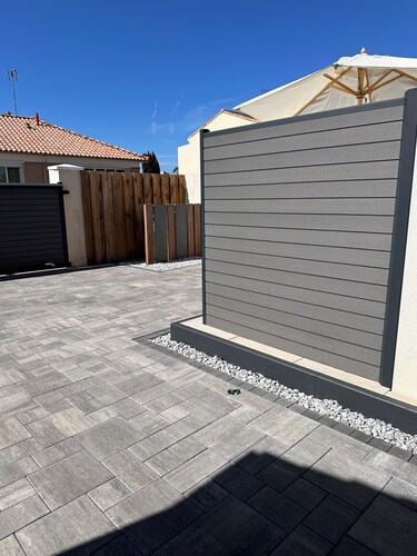 Studio NEAR BEACHES 20m2,terrace,free parking