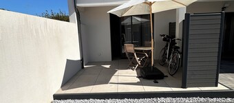 Studio PROCHE PLAGES 20m2,terrasse,parking gratuit