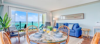 Oceanfront condo with balcony, great view, pool, hot tub - 50 ft to beach