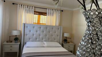 2 habitaciones, escritorio, tabla de planchar con plancha y wifi gratis