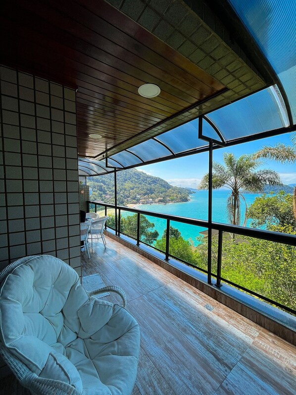 Family Apartment | Outdoor dining