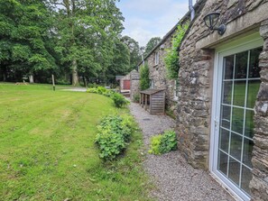 Cottage | Property grounds - Flaska House (Penrith)