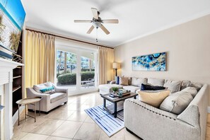 Télévision, cheminée