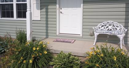 Wayside Guest House Clean, Cozy, Comfortable, Convenient