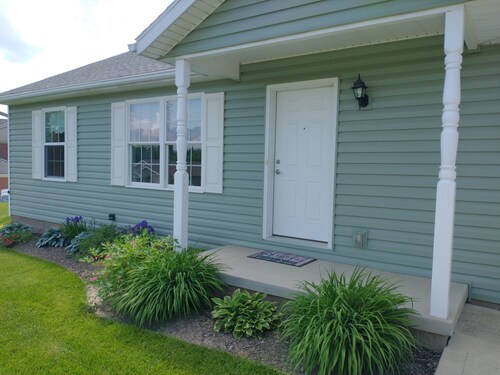 Wayside Guest House  Clean, Cozy, Comfortable, Convenient 