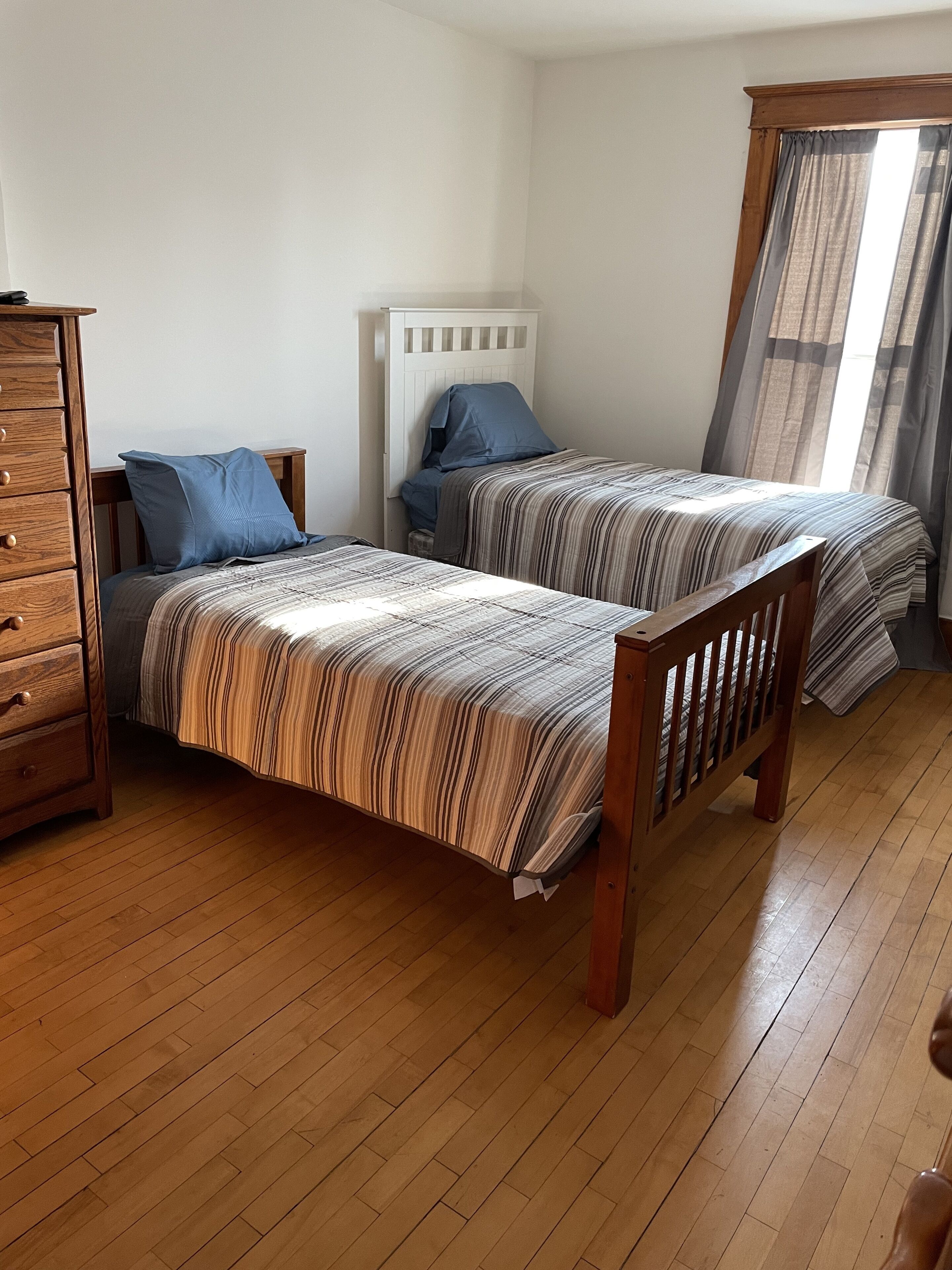 5 bedrooms, iron/ironing board, free WiFi, bed sheets