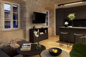 Smart TV - Stylish 2 Bedroom Apartment in Dubrovnik Old Town (Dubrovnik)
