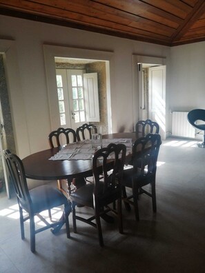 Dining - Quinta de Padreiro (Padreiro-Salvador)
