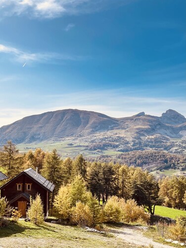 Panoramic view chalet ready for the piste