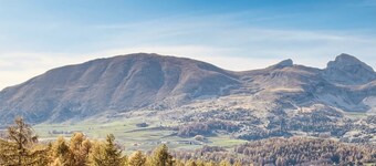 Panoramic view chalet ready for the piste