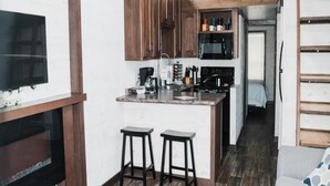 Private kitchen - Family friendly cabin near resort private lake, pool and lazy river. (Savannah)