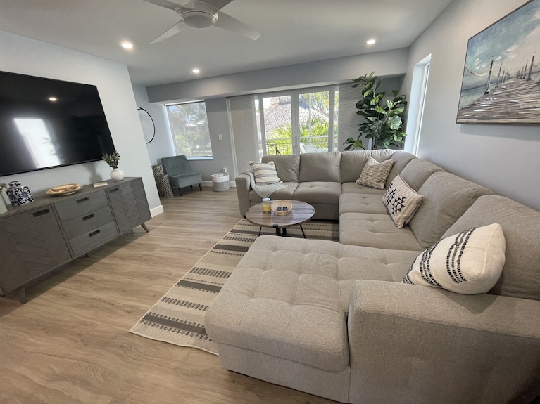 Beautifully Remodeled Townhome In The Florida Keys - Key Largo, FL