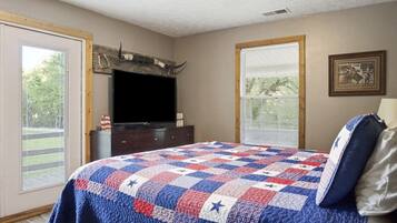 3 bedrooms, desk, iron/ironing board, WiFi