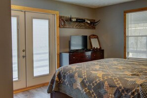 3 bedrooms, desk, iron/ironing board, WiFi