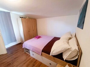 1 Schlafzimmer, Bügeleisen/Bügelbrett, kostenloses WLAN, Bettwäsche