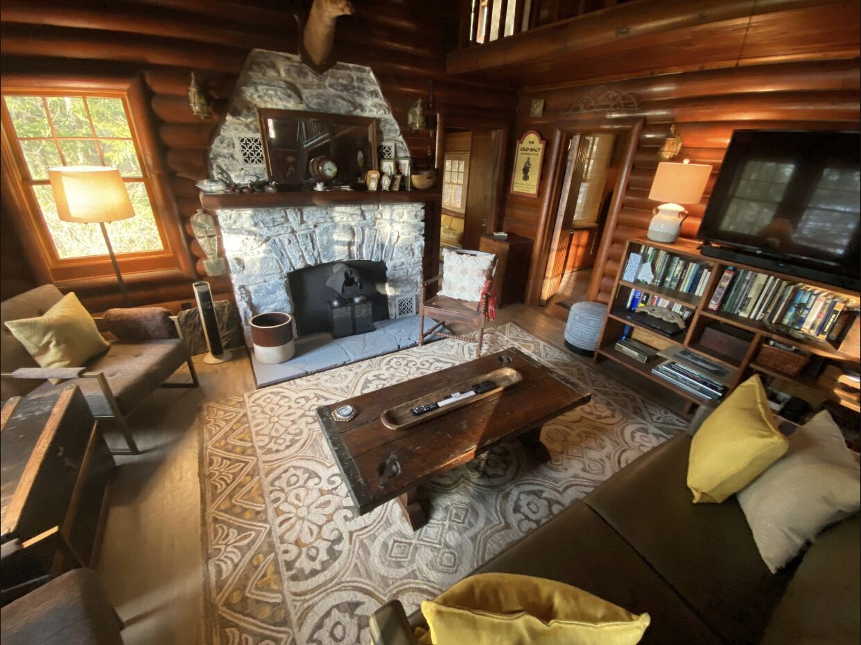 GORGEOUS CATSKILLS LOG CABIN