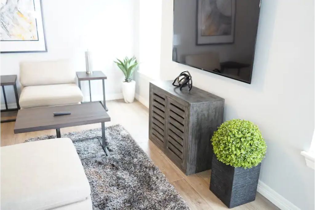 The Cosmopolitan: Modern, Cozy, New 3bedroom Home