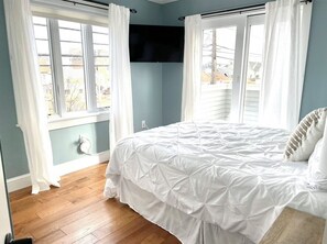 3 bedrooms, iron/ironing board, WiFi, bed sheets