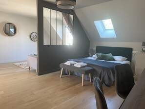 Studio, salle de bains attenante, vue vignoble (Studio 2)