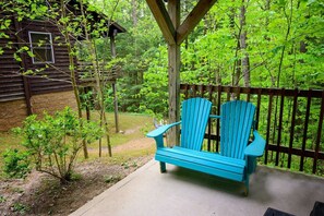 Terrace/patio - Lazy Lane Cabins - Hemlock (South Bloomingville)