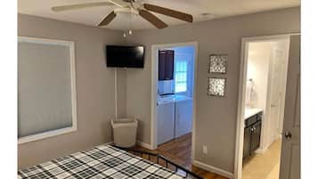 2 bedrooms, iron/ironing board, free WiFi, bed sheets