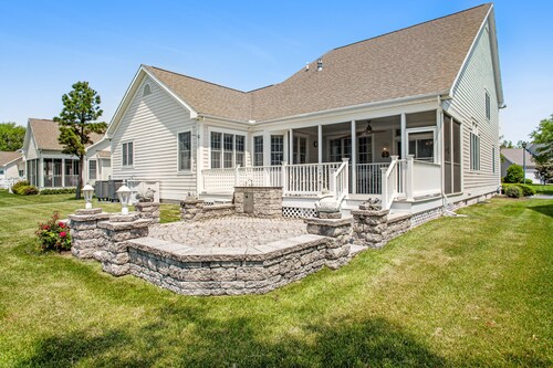 Bear Trap Dunes - waterfront home with golf, pool, fitness room, & tennis