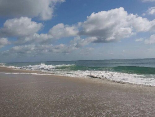 Walk to Beach & Atlantic Ave! + Free Beach Setup