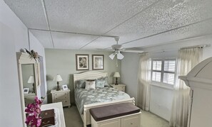 3 camere, una scrivania, ferro/asse da stiro, Wi-Fi gratuito