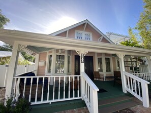 Terrace/patio - Porch Suite Historic Downtown Stuart (Stuart)