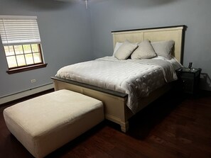 4 bedrooms, free WiFi, bed sheets - Relaxing family get away home! Just 30 min from beach and casinos. (Egg Harbor City)