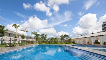 Seasonal outdoor pool