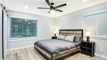 3 bedrooms, iron/ironing board, WiFi, bed sheets