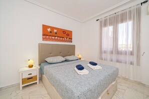 Iron/ironing board, free WiFi, bed sheets - Apartamento Las Violetas (Villamartin) (Orihuela Costa)