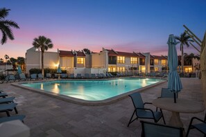 Een verwarmd zwembad