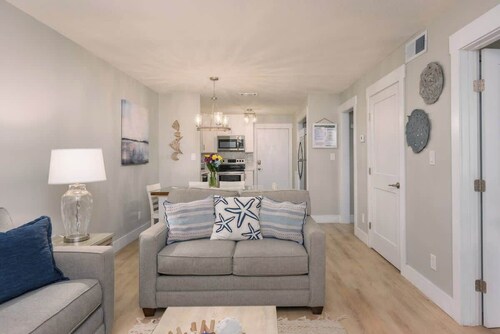 Fiddler’s Cove 20I: Modern 2BR Condo with Pools, Tennis & Pickleball