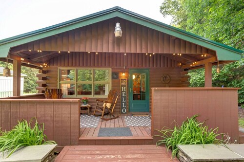 Cozy Catskills Cabin with EV Charger & Private Sauna – Peaceful Summer Escape