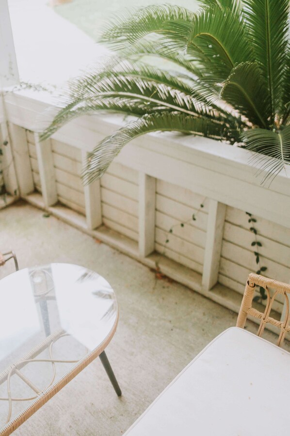 Terrace/patio - 2BD-3BA-3BEDS in the PERFECT location in Ocean Springs! Britt's Creek Condo (Ocean Springs)