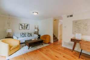 Smart TV - 2BD-3BA-3BEDS in the PERFECT location in Ocean Springs! Britt's Creek Condo (Ocean Springs)