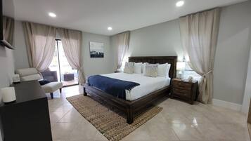 3 bedrooms, desk, iron/ironing board, free WiFi