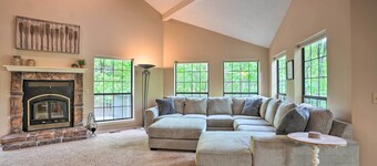 Beaver Lake Retreat w/ Deck & Private Hot Tub
