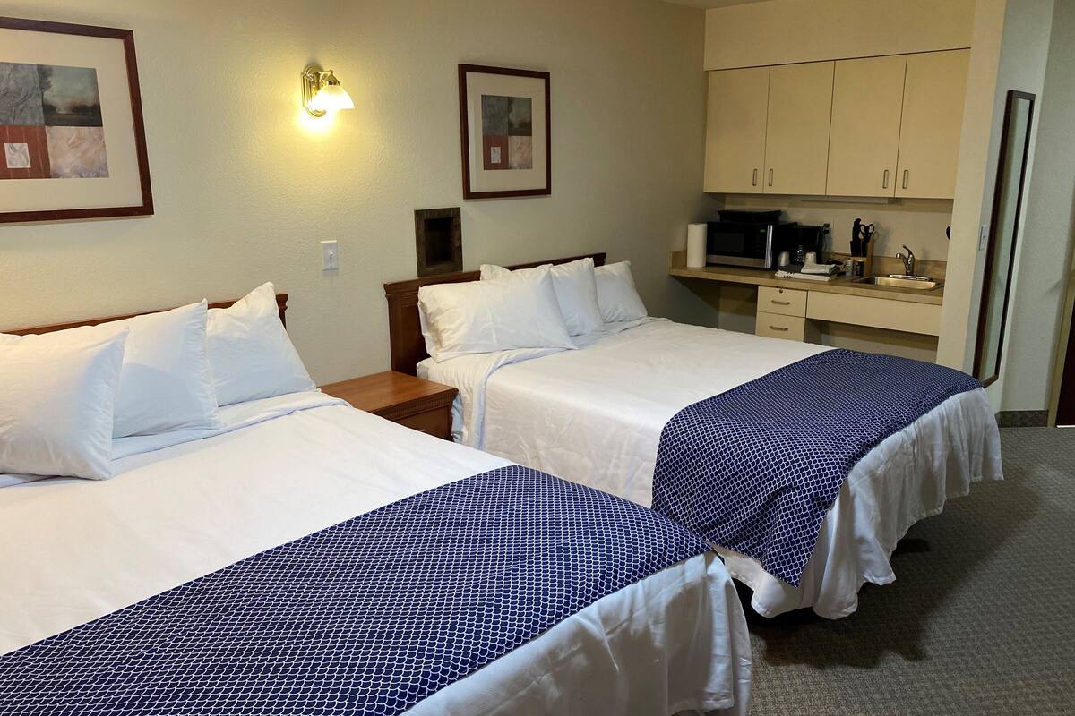 standard single room | laptop workspace, blackout curtains, free wifi, bed sheets