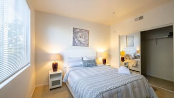 2 slaapkamers, een strijkplank/strijkijzer, wifi