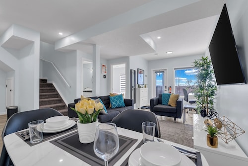 ♥You will love this 2BR Guest Suite in SE Calgary♥